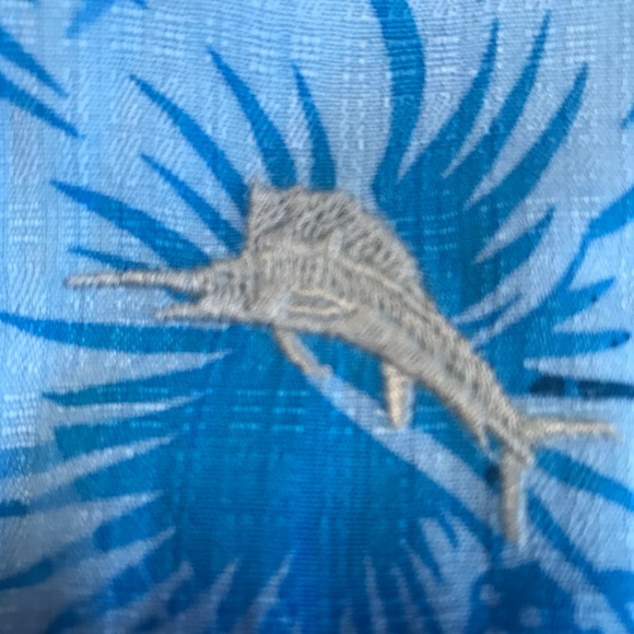 NWT UCLA Bruins Tommy Bahama Hawaiian Shirt - Picture 10 of 10